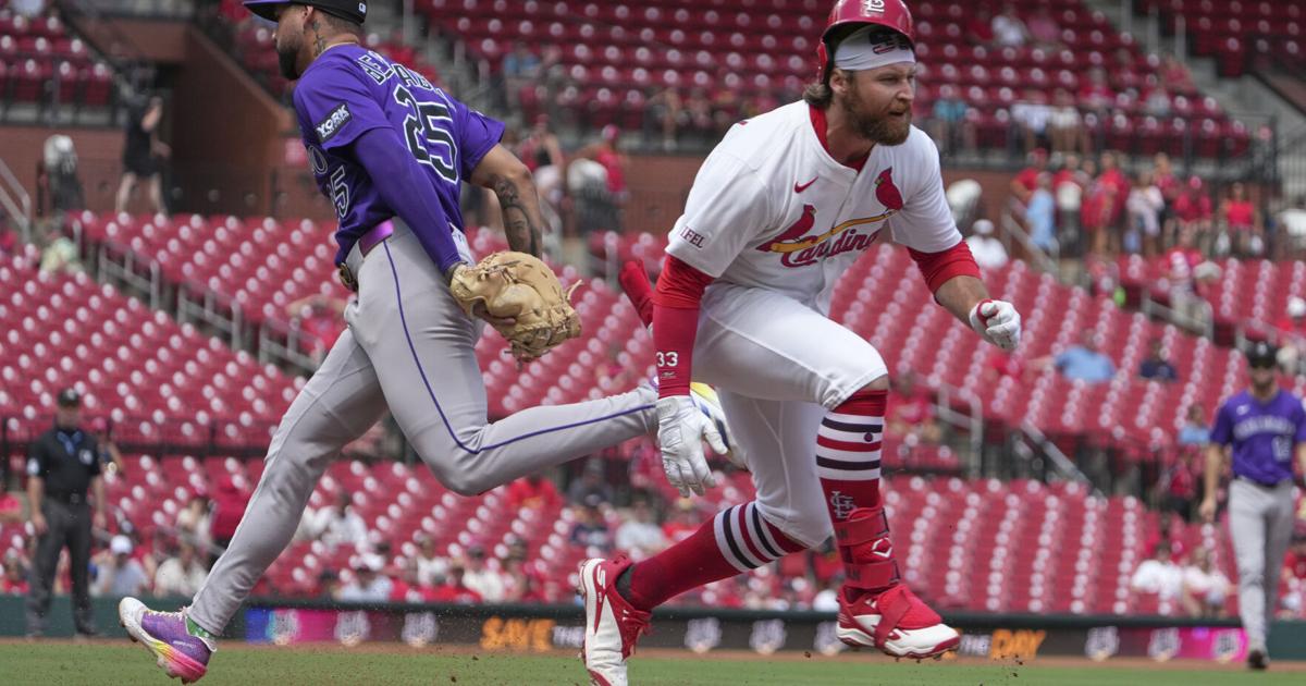 Cardinals All-Star 2B Donovan scratched from Friday's game against Yankees due to foot soreness - Columbia Missourian