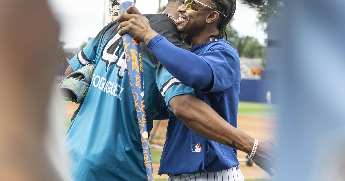Mets, Mariners bring smiles to Little Leaguers during the MLB Little League Classic | News