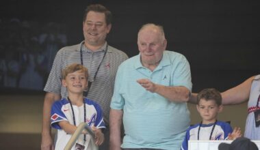 Hall of Fame manager Bobby Cox is cheered in 30-year celebration of Braves' 1995 World Series title | MLB