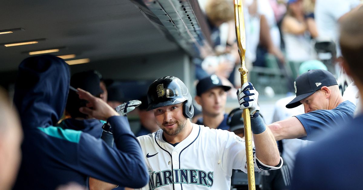 Cal Raleigh joins nifty 50 home-run club, Mariners hold off Padres