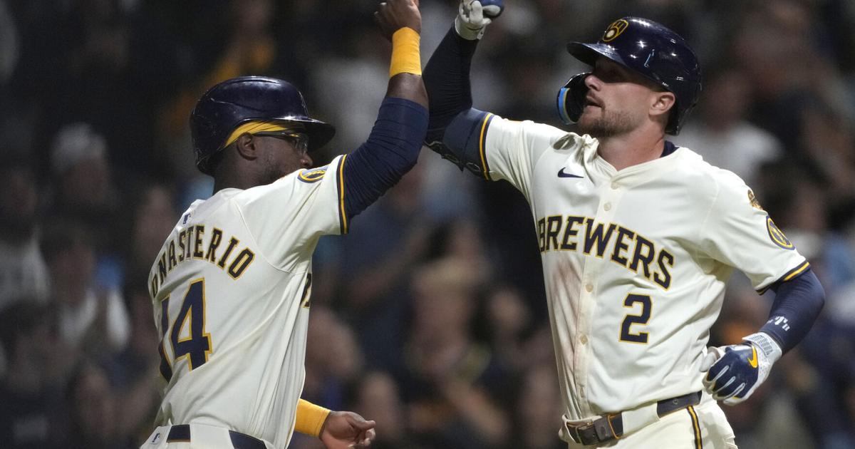 Collins' sacrifice fly lifts Brewers past Diamondbacks after blowing 6-run lead | Arizona And National Sports