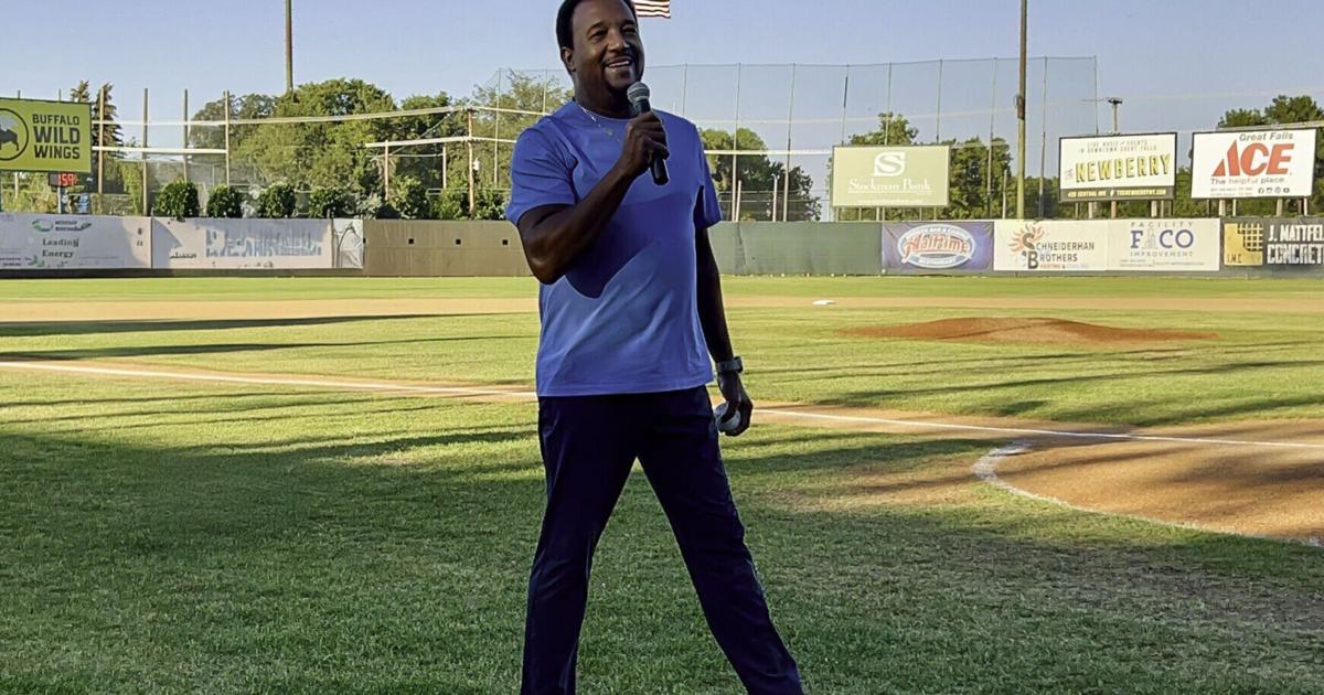 Pedro Martinez speaks at Great Falls Voyagers baseball game