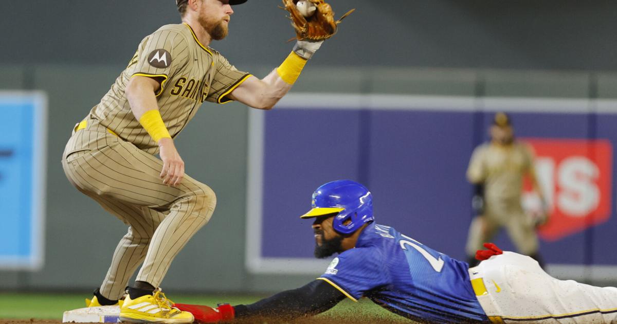 Byron Buxton slides his way into 20/20 club in Twins win
