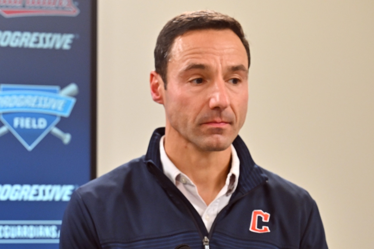 Guardians keep Steven Kwan, trade Shane Bieber and Paul Sewald at 2025 MLB deadline