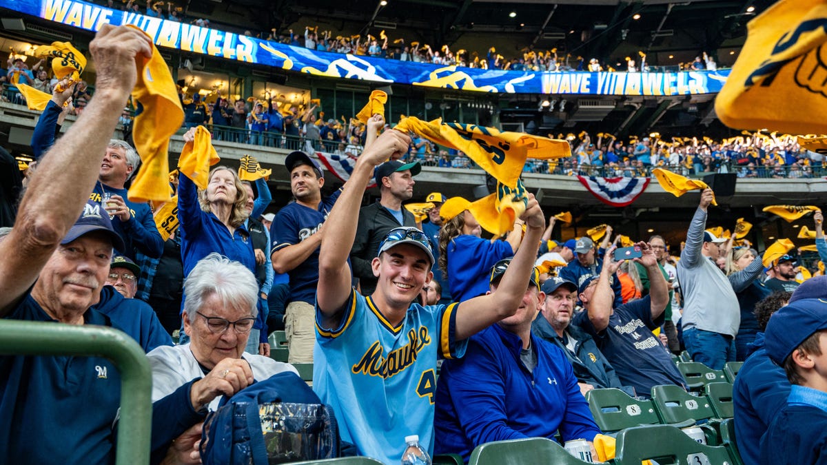 Major League Baseball sets dates of playoff games; Brewers fans await