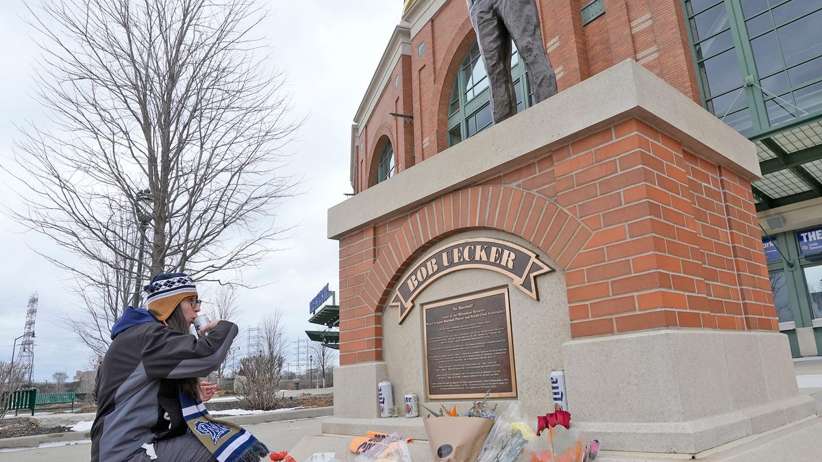 What to know about Brewers' Bob Uecker celebration of life Aug. 24