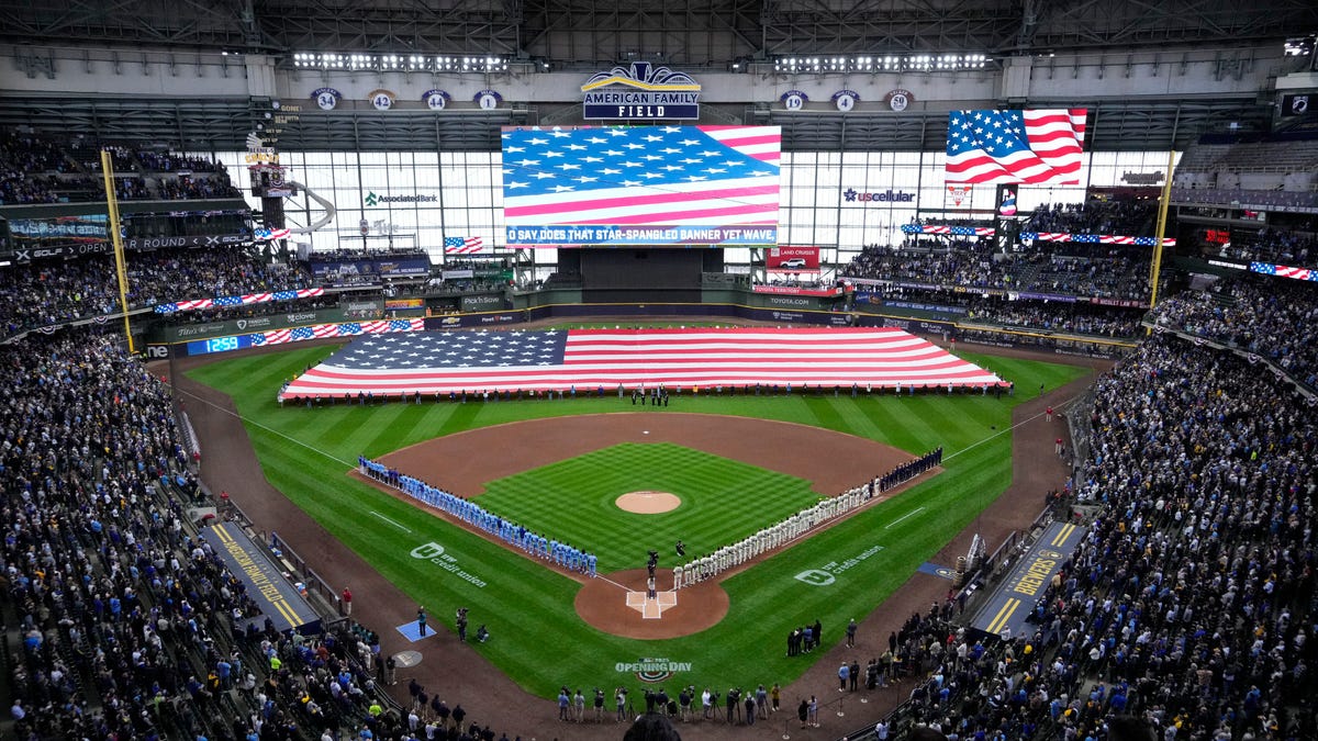 Milwaukee Brewers 2026 schedule released; season opener is at home
