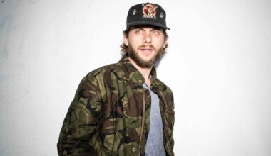 Charlie Berens, Brewers' Christian Yelich, Leinenkugel's in new video