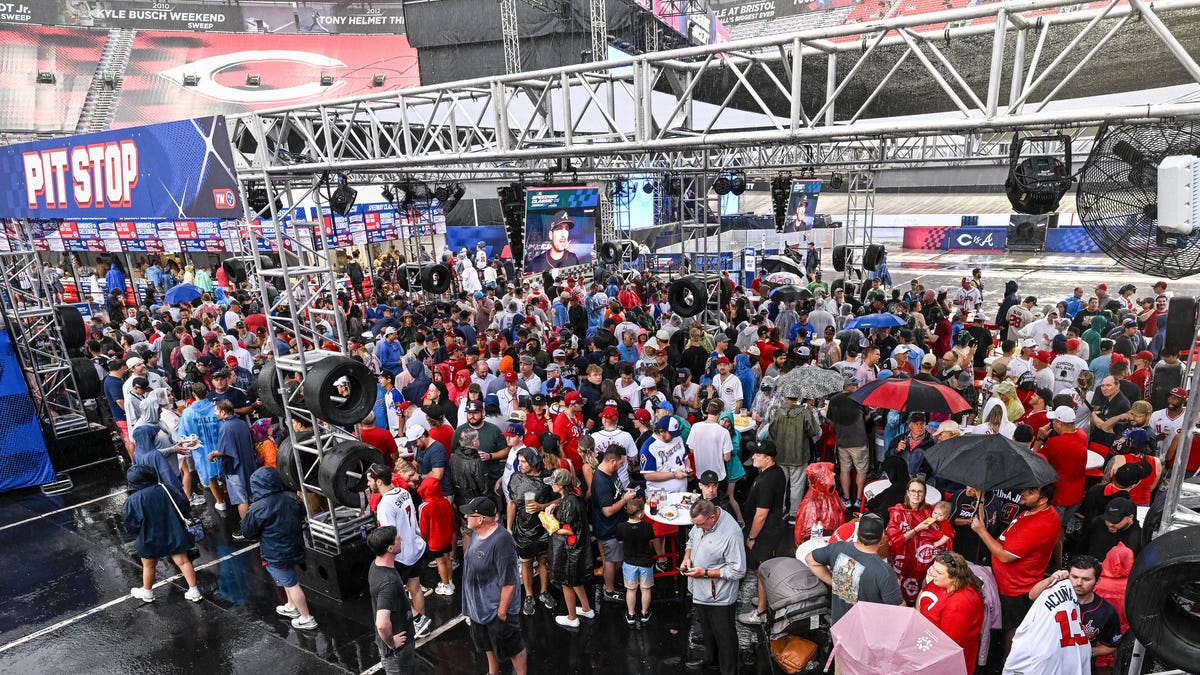 Record-breaking attendance figure announced for MLB Speedway Classic