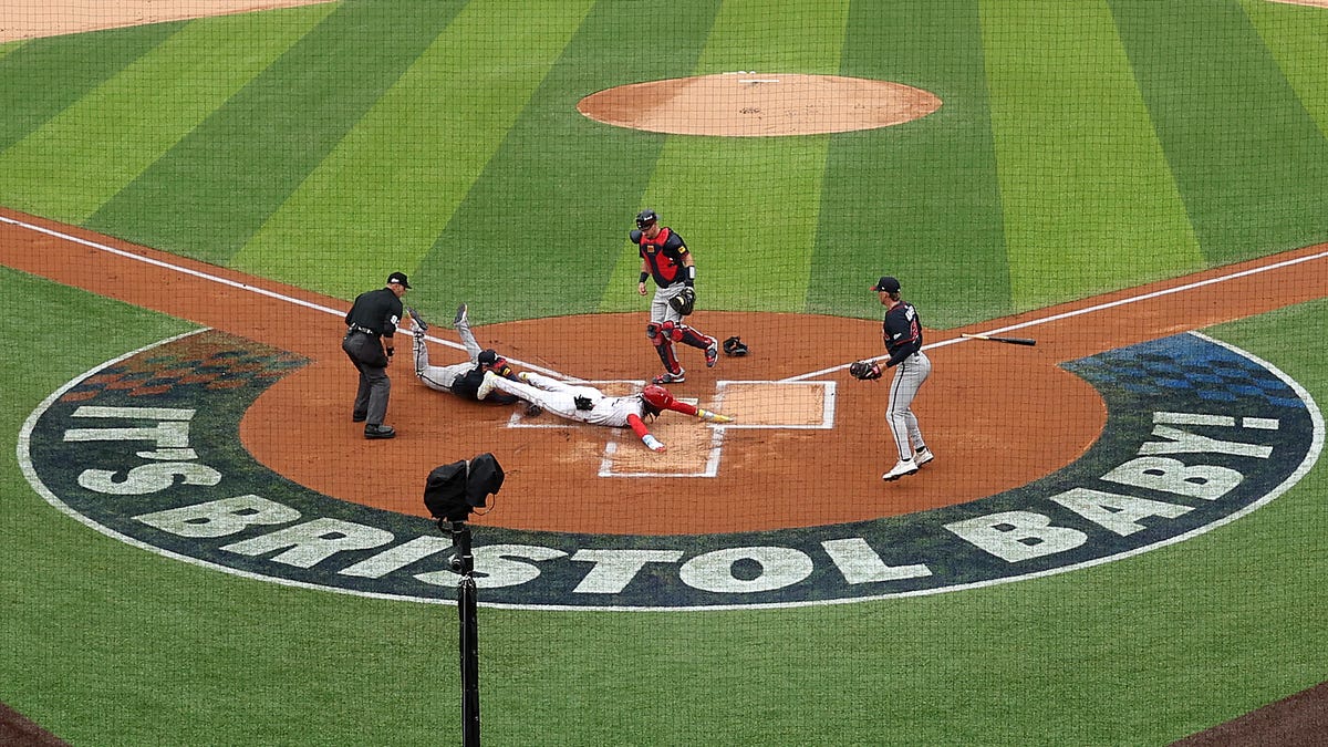 Braves beat Reds in MLB Speedway Classic at Bristol