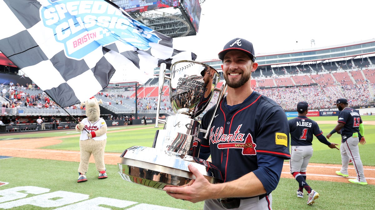 Clemson baseball star has career day at MLB Speedway Classic