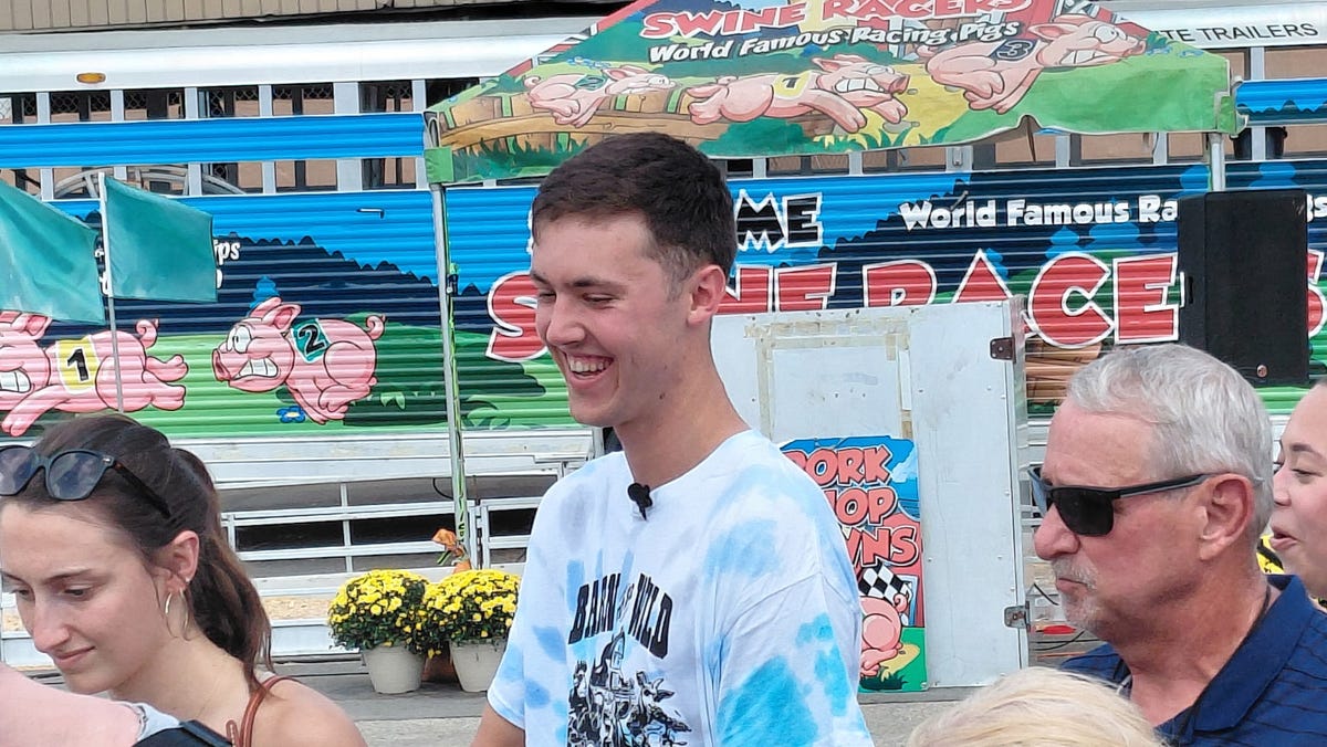 Brewers' Jacob Misiorowski ate bug donut at Wisconsin State Fair