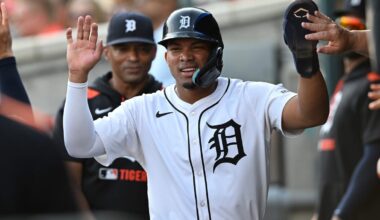 Wenceel Pérez exits game vs. Angels with foot injury