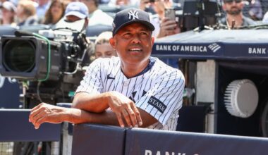 Mariano Rivera hurt during Yankees Old-Timers' Day game