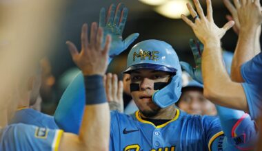 Four-run seventh key in eighth consecutive victory