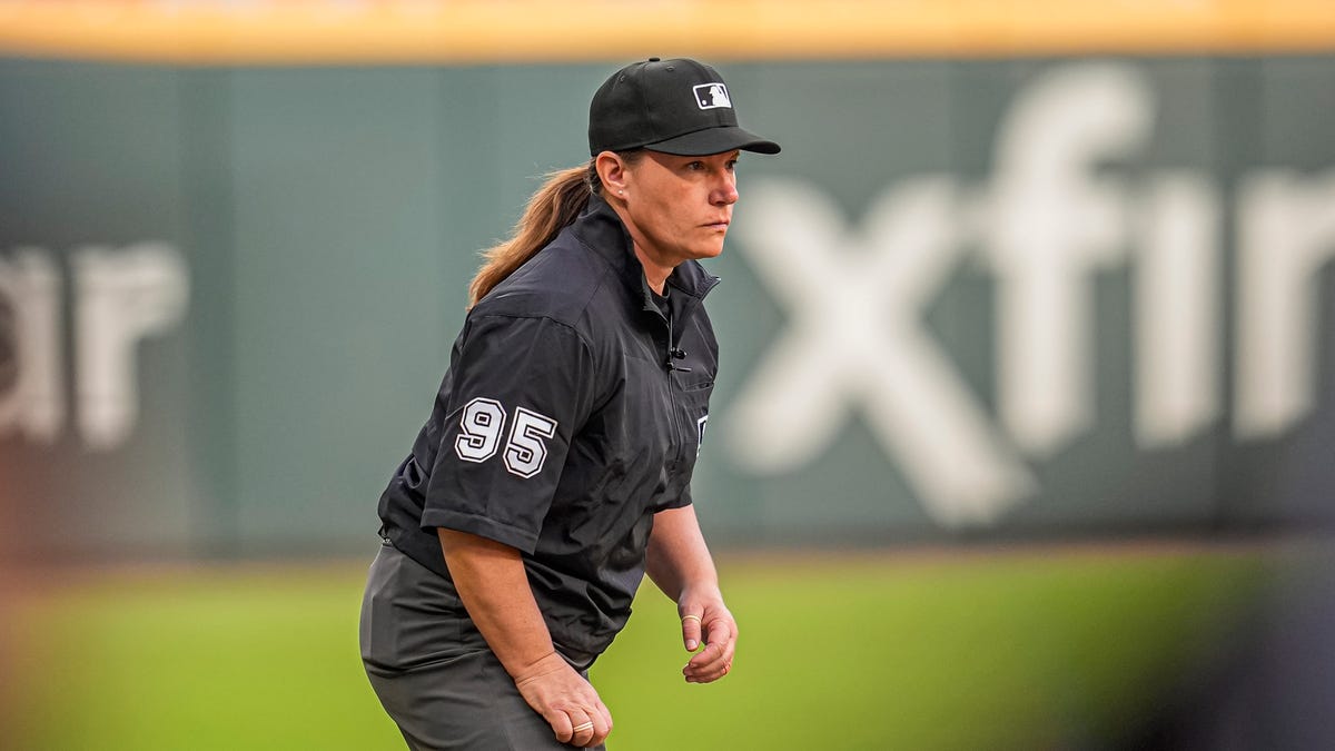 See photos: Jen Pawol of North Jersey makes history as MLB's first female umpire - Bergen Record
