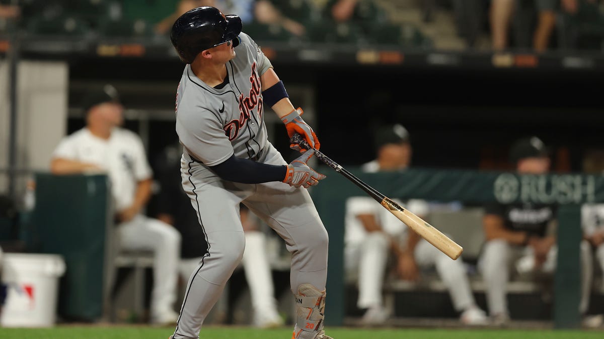 Torkelson scrapes foul pole for homer in Tigers' wet, wild win