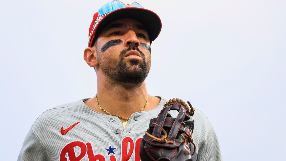 Phillies' Nick Castellanos watches Reds' Snoop Dogg GABP concert