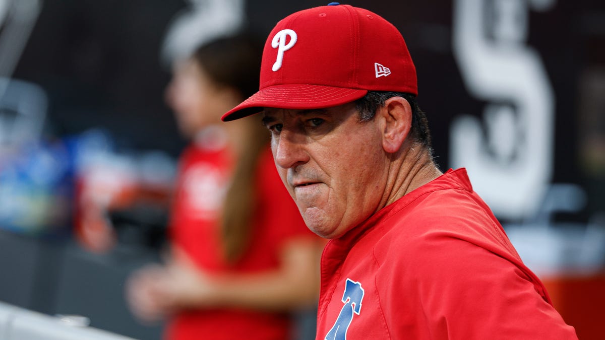 Phillies overcome travel debacle thanks to help in two cities