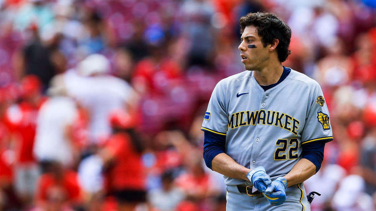 Brewers' 14-game win streak ends in 3-2, 10-inning loss in CIncinnati