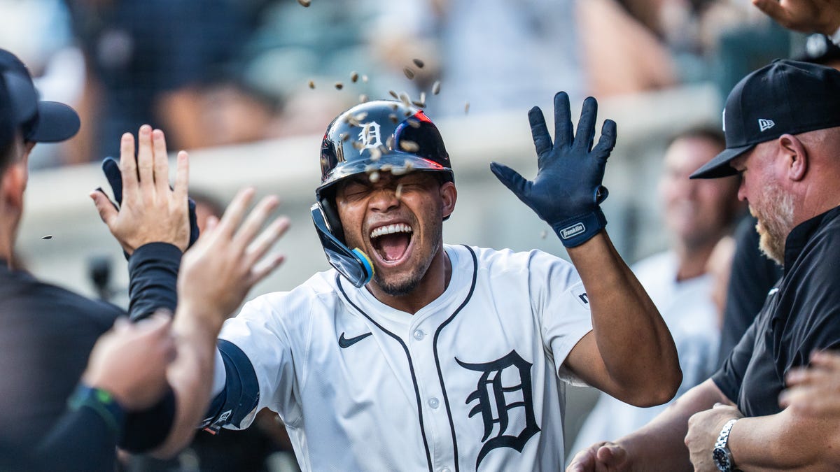 Jack Flaherty dominates, offense pops in 10-0 win