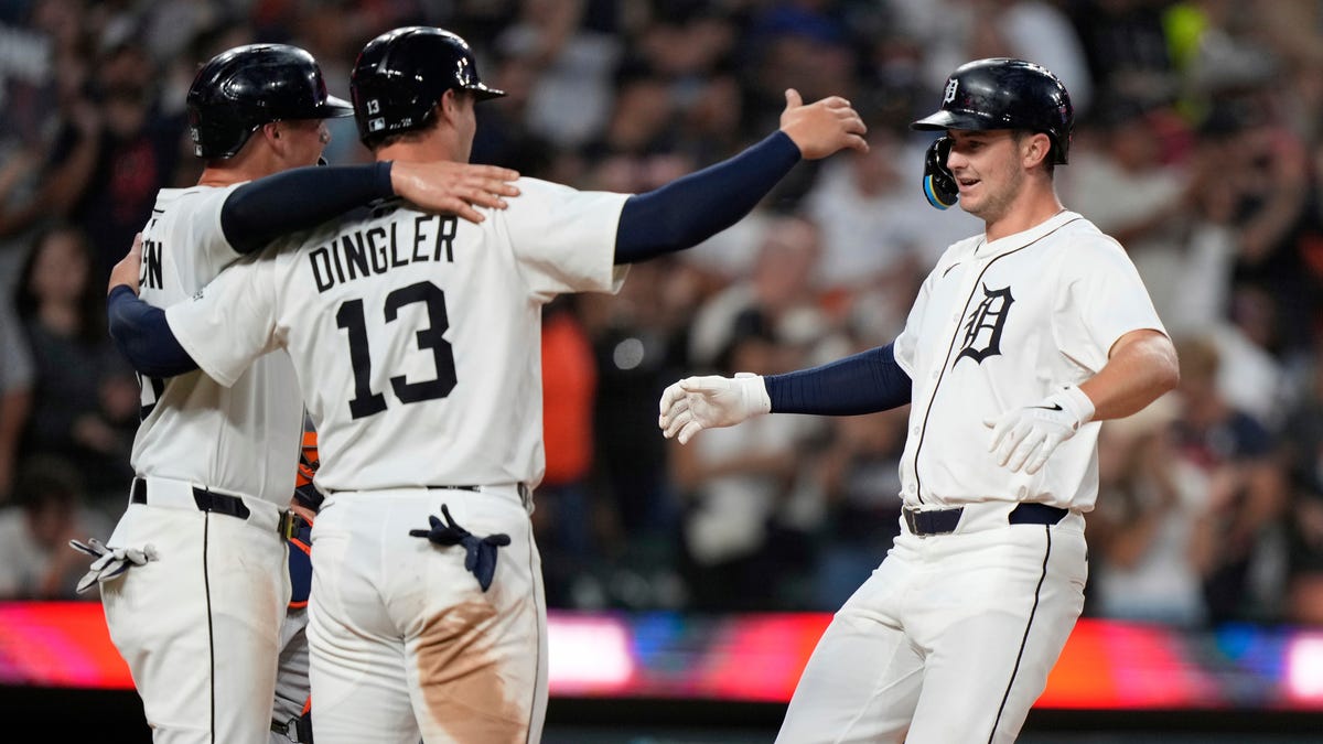Tigers' home-run barrage leads to 10-0 triumph over Astros