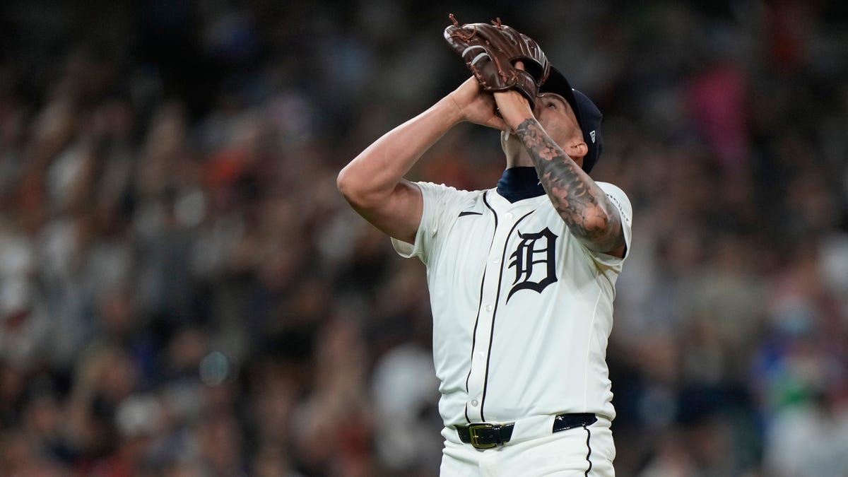 Alex Lange makes emotional return to Detroit Tigers bullpen after 15 long months