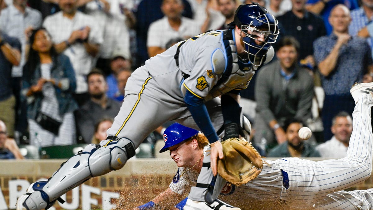 Milwaukee swept away in disappointing doubleheader