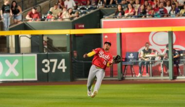 Noelvi Marte makes 1st career start in centerfield for Reds