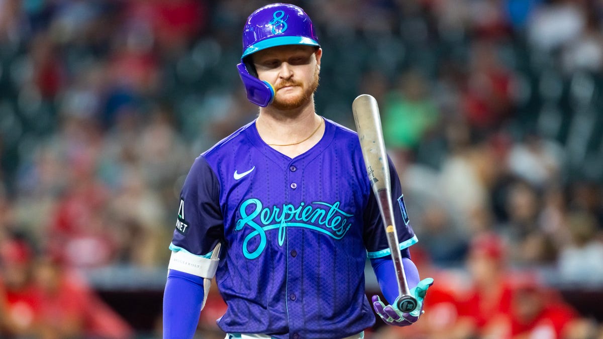 Diamondbacks fall to Reds, fail to make up ground in wild-card race