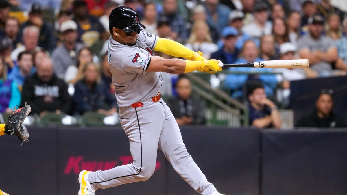 Diamondbacks stage 6-run comeback, but suffer a walk-off loss