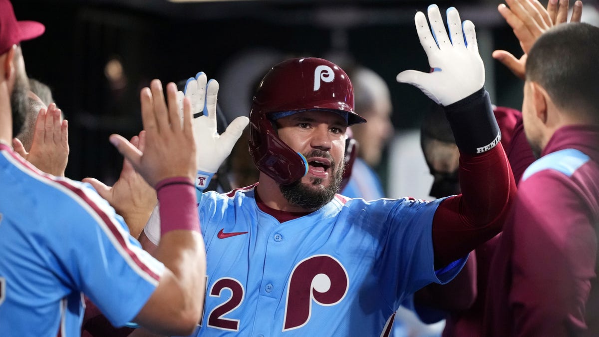 Phillies' Schwarber hits four HRs; Guardians release Santana