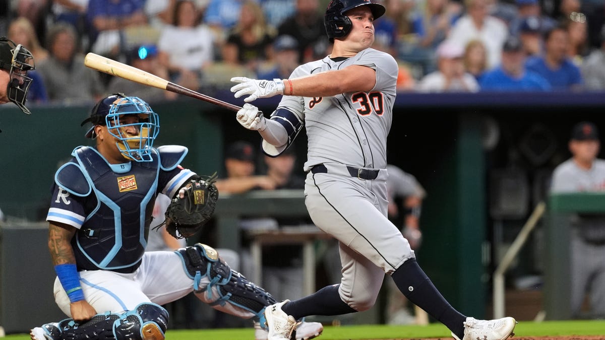 Tigers snap four-game skid with win over Royals