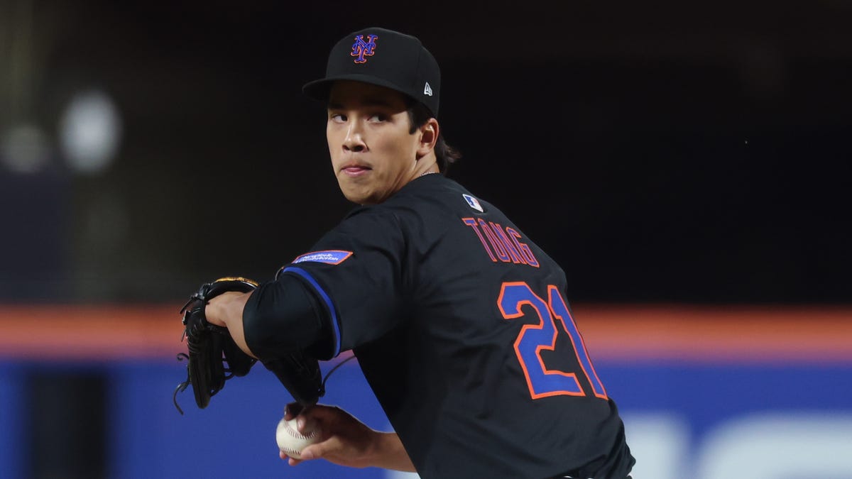 Jonah Tong delivers victory over Marlins in MLB debut
