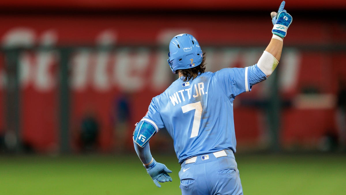 Detroit Tigers fall to Kansas City Royals, 3-1, to even series