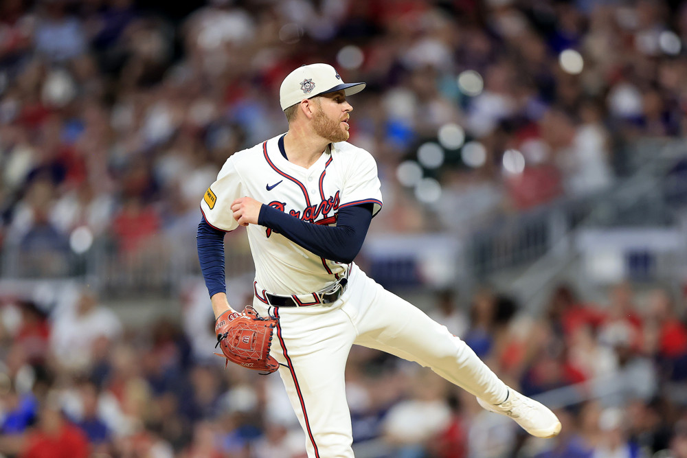 MLB: JUL 04 Giants at Braves Aaron Bummer