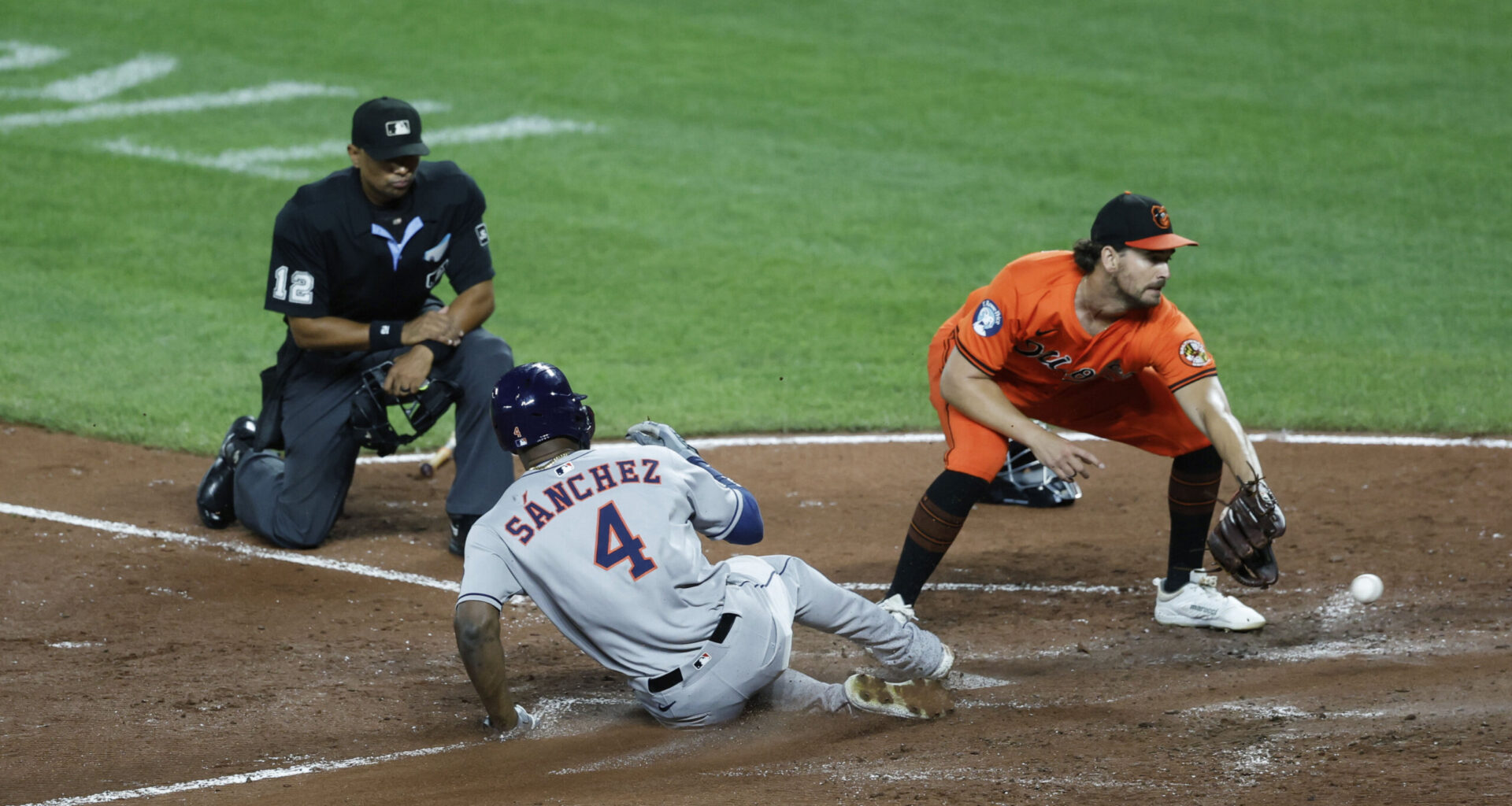 Walker homers for 3rd straight game, leading Astros to a 9-8 win over Orioles
