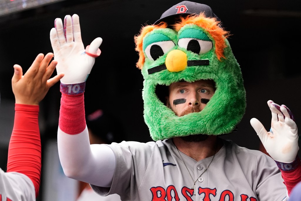 Romy Gonzalez's go-ahead single helps Red Sox complete sweep of Orioles