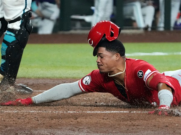 Spencer Steer hits a 3-run homer as the Reds avoid a sweep with a 6-1 victory over the Diamondbacks