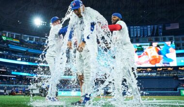 Blue Jays have big 1st inning in 10-4 win over Twins, Scherzer wins 3rd straight start