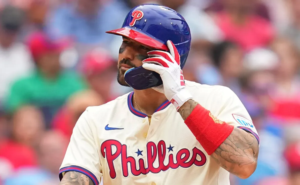 Phillies HC Rob Thompson breaks silence on why is Nick Castellanos not playing vs Mariners