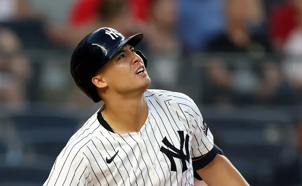 Watch: Yankees fans turn harsh on Anthony Volpe at the stadium and beyond