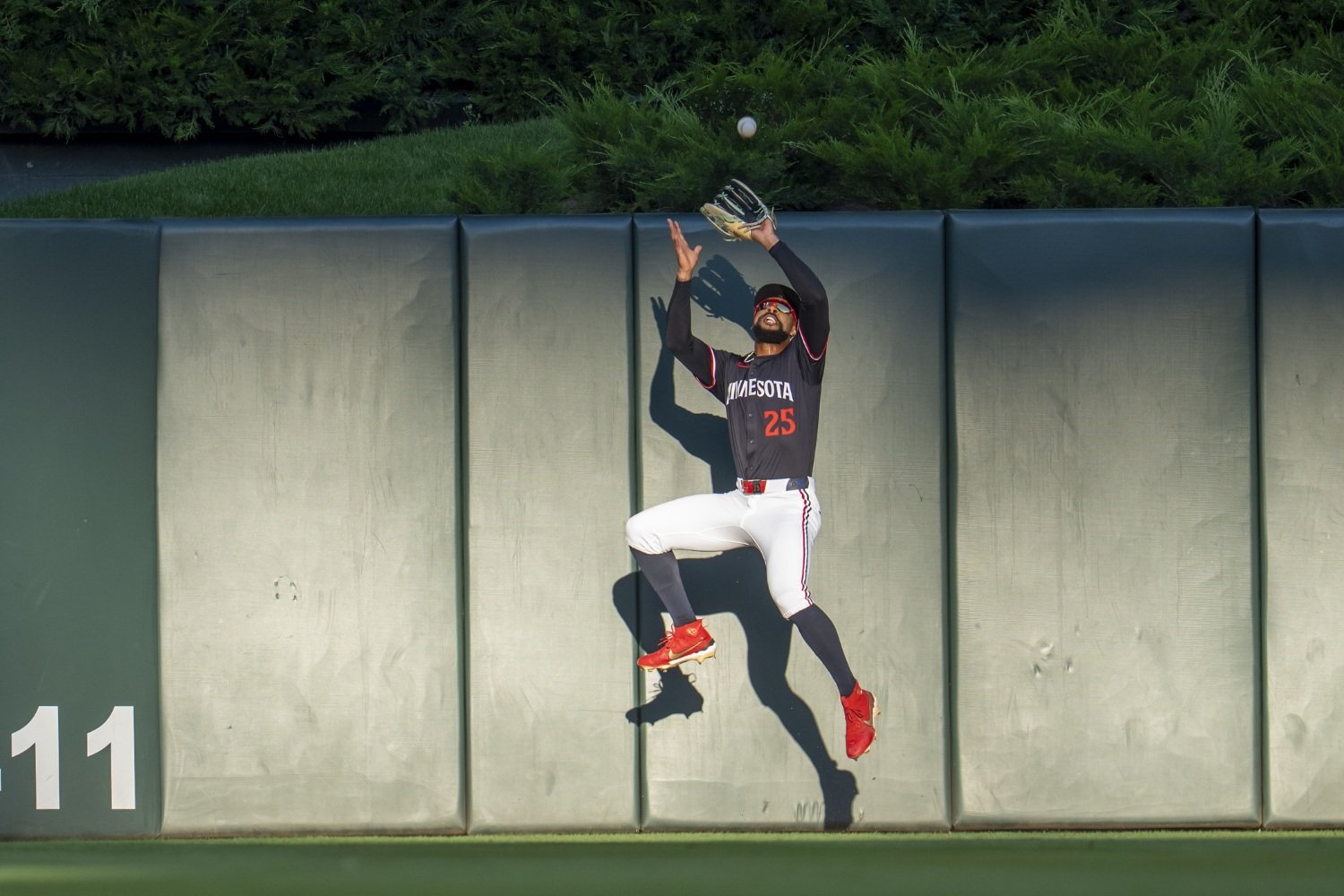 Athletics 4, Twins 2 (10 inn.): Twins Can't Convert Chances, Shea Langeliers is Mean - Twins