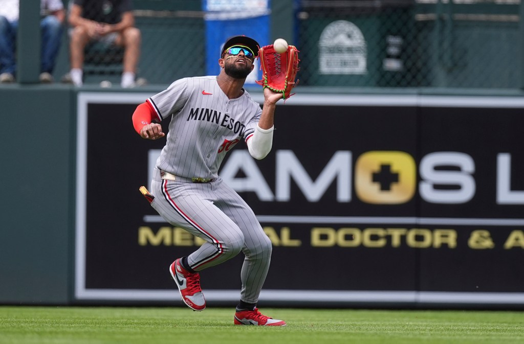 Chicago Cubs add bench, pitching depth