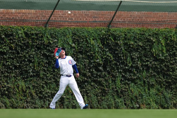 Chicago Cubs outfielder Pete Crow-Armstrong (4) catches a fly ball during the first inning against the Milwaukee Brewers at Wrigley Field on Monday, Aug. 18, 2025. (Eileen T. Meslar/Chicago Tribune)