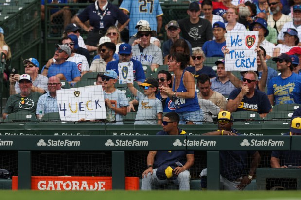 Milwaukee Brewers fans cheer after the top of the ninth inning against the Chicago Cubs at Wrigley Field on Monday, Aug. 18, 2025. (Eileen T. Meslar/Chicago Tribune)