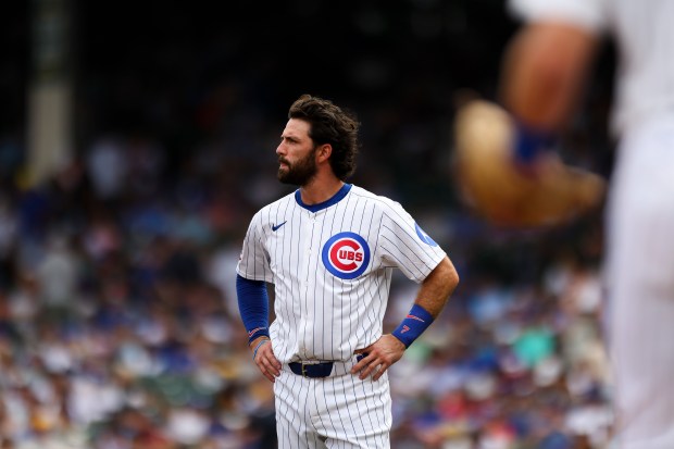 Chicago Cubs shortstop Dansby Swanson (7) looks toward the bleachers after flying out on a long ball to end the second inning at Wrigley Field against the Pittsburgh Pirates on Sunday, Aug. 17, 2025. (Eileen T. Meslar/Chicago Tribune)