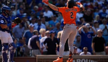 Chicago Cubs blow late lead on Ryne Sandberg tribute day