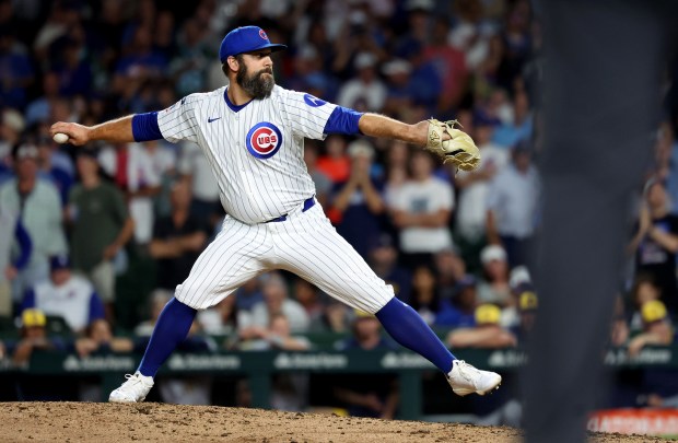 Chicago Cubs relief pitcher Andrew Kittredge delivers to the Milwaukee Brewers in the ninth inning of Game 2 of a doubleheader at Wrigley Field in Chicago on Aug. 19, 2025. (Chris Sweda/Chicago Tribune)