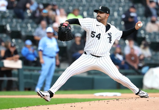 Chicago White Sox starting pitcher Martín Pérez (54) delivers to the Kansas City Royals in the first inning of a game at Rate Field in Chicago on Aug. 26, 2025. (Chris Sweda/Chicago Tribune)